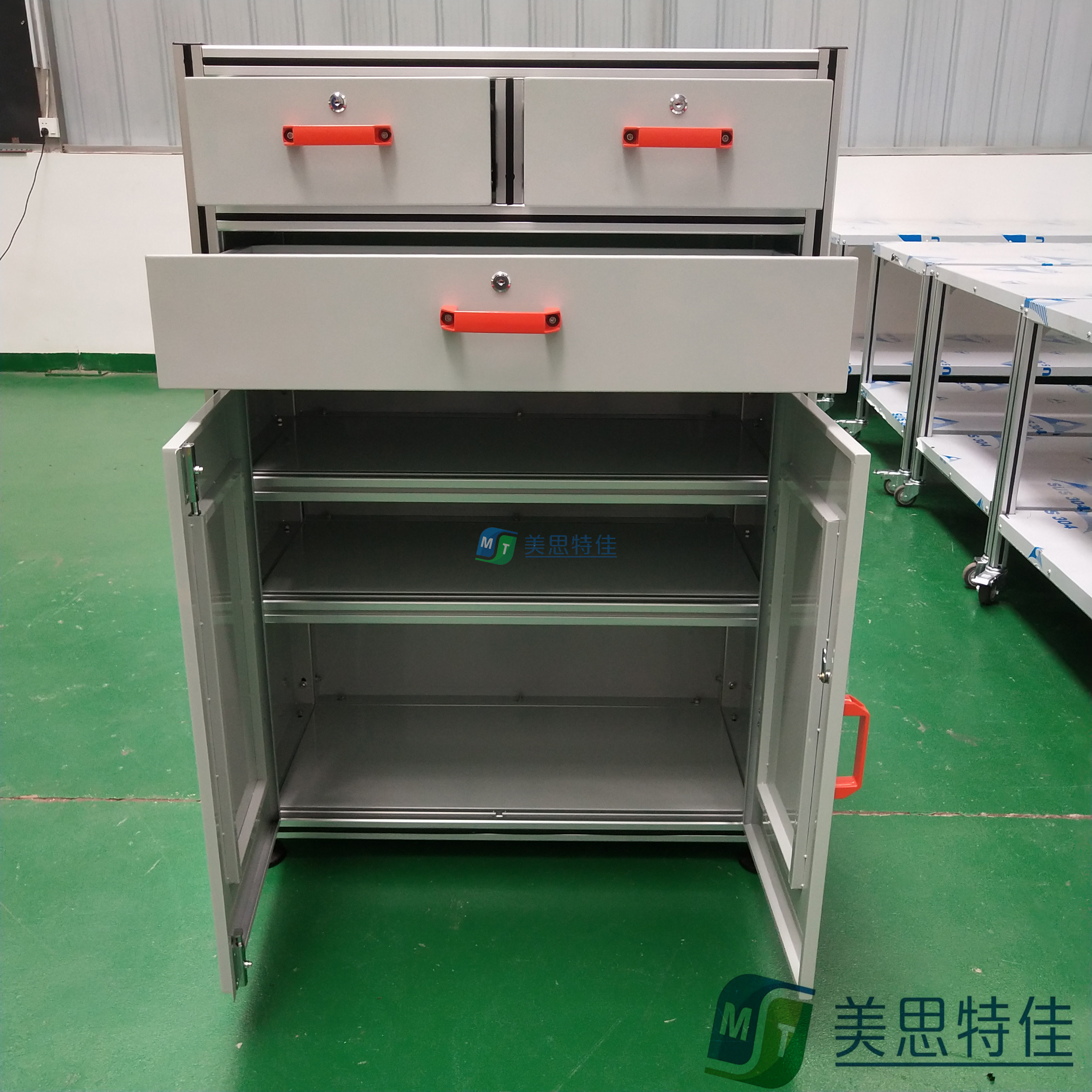 重型工具柜1.jpg